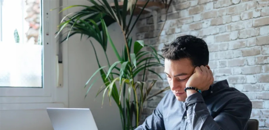 دراسة: العلاج عبر الرسائل النصية يعالج الإكتئاب