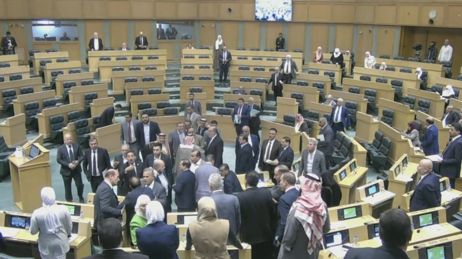 القاضي يرفع جلسة النواب بعد مشادات كلامية أثناء انتخاب اللجنة المالية لمناقشة موازنة 2026