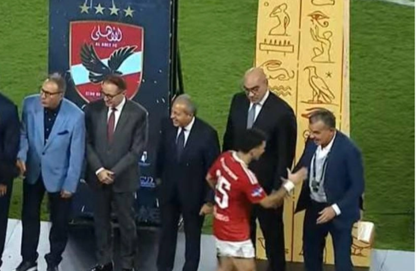 أول إجراء رسمي للزمالك ضد زيزو بعد تجاهله مصافحة نائب رئيس النادي الأبيض