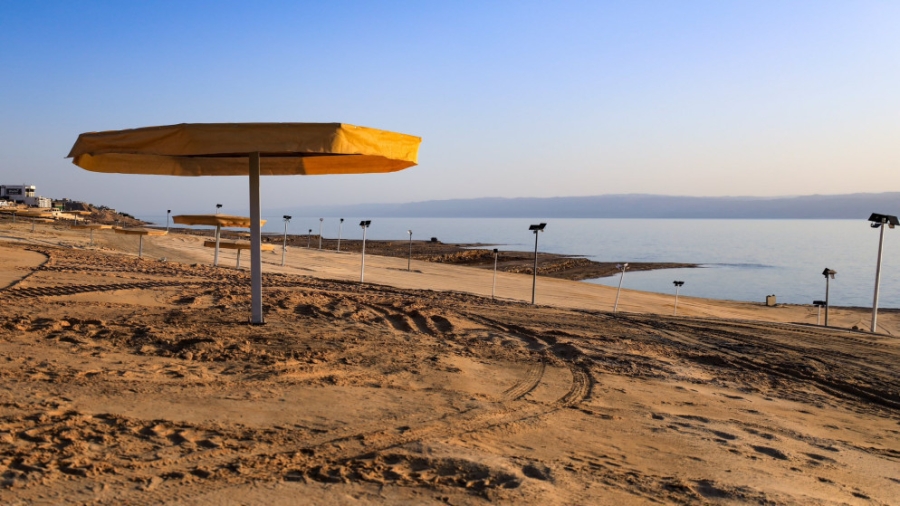 بحث إنشاء قرية سياحية تشيكية في منطقة البحر الميت