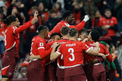 سويسرا تفوز على السويد برباعية وتقترب من المونديال