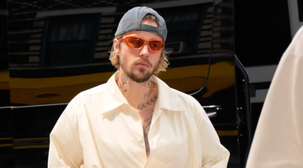 جاستن بيبر يكشف إصابته المؤلمة: حتى الغناء أصبح صعباً