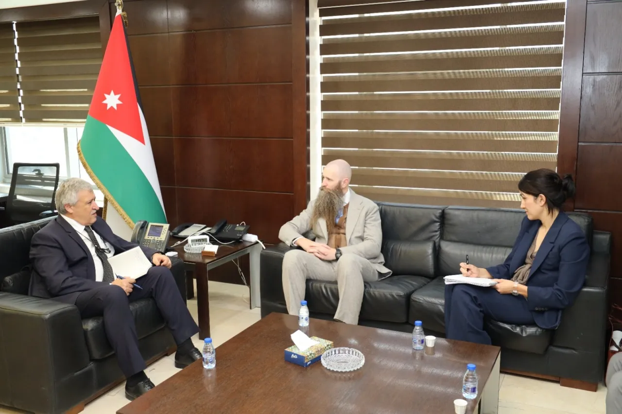 بحث توسيع التعاون بين الأردن والولايات المتحدة في قطاعات النقل المختلفة