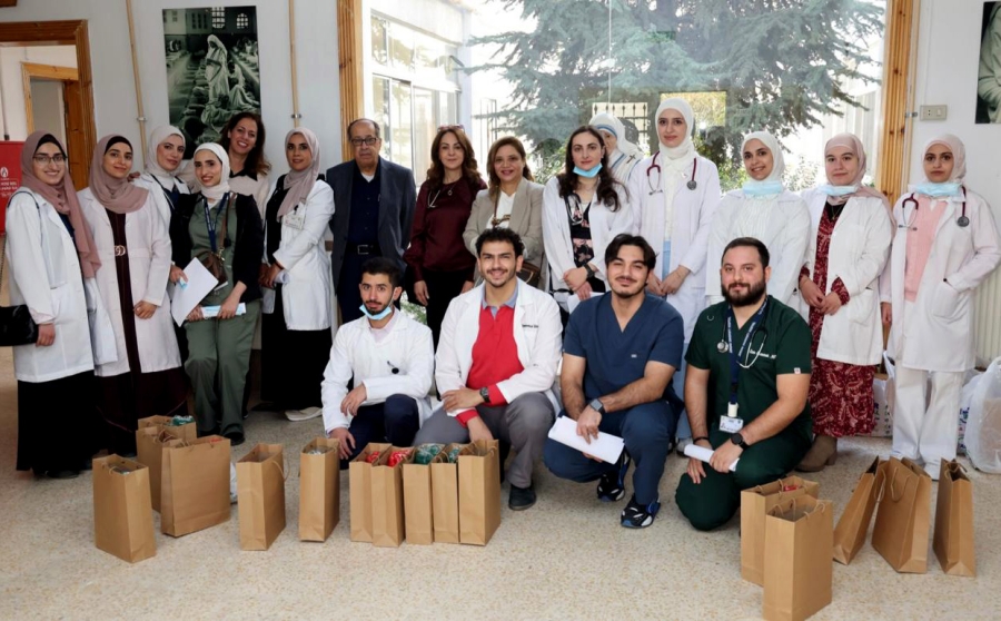 مستشفى الجامعة الأردنية ينفذ يوماً طبياً مجانياً لخدمة كبار السن