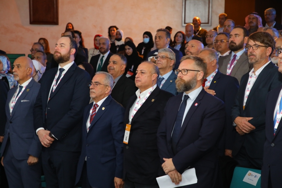 بالصور...حفل افتتاح وفعاليات اليوم الأول لقمة  التايمز 2025 في عمان الاهلية