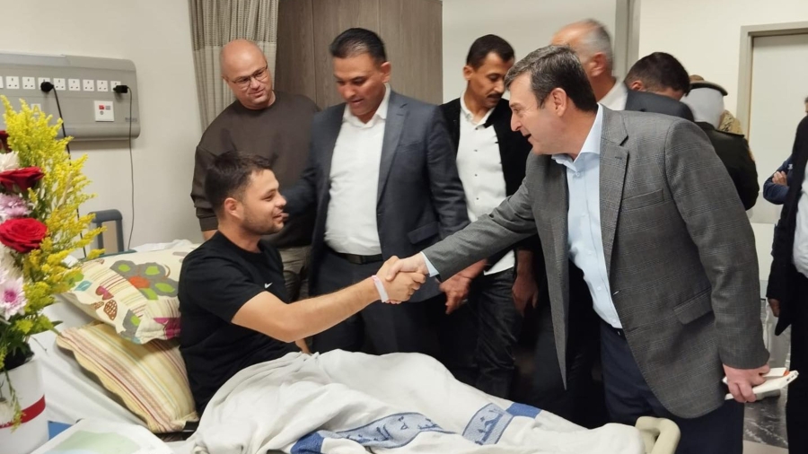  عزم النيابية تزور مصابي المداهمة الأمنية في الرمثا