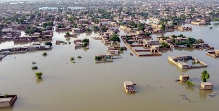 مصرع 19 شخصا بفيضانات وإنهيارات أرضية فى إندونيسيا