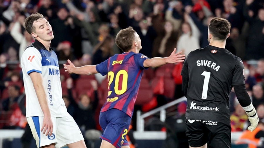 برشلونة يستعيد عافيته ويعتلي صدارة الدوري الإسباني مؤقتا