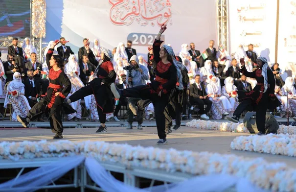 بدعم من وكالة الإمارات للمساعدات الدولية .. الفارس الشهم 3 تحتفل ب 54 عريساً وعروساً من غزة