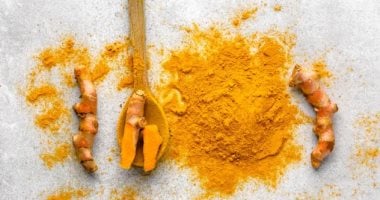 أيهما يحتوى على نسبة أعلى من الكركمين.. الكركم الطازج أم المجفف؟