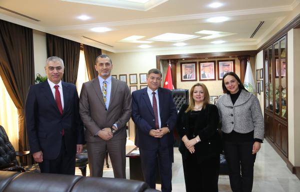 دائرة المكتبة في جامعة الزيتونة تنظّم ورشة لتعزيز مهارات النشر الأكاديمي.