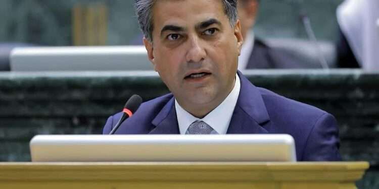 الخصاونة يدعو الحكومة لسداد مستحقات المستشفيات والجامعات ومعالجة بطء تنفيذ المشاريع .