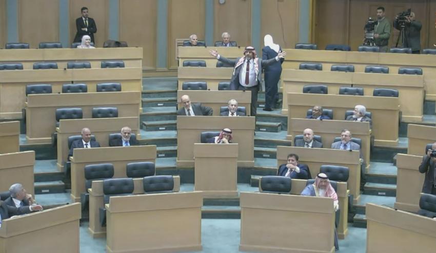 توتر نيابي تحت القبة… أبو تايه يغضب لسقوط اسم عشيرته في كلمة الروابدة