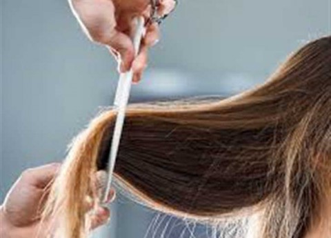 أفضل أيام قص الشعر لشهر ديسمبر 2025 لتعزيز الكثافة والطول