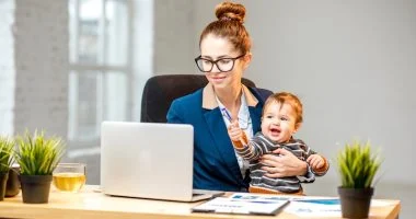 ترتيب السرير وفتح الستائر يساعدان على نجاح يومك