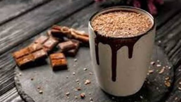ماذا يحدث عند شرب الهوت شوكلت أثناء إصابتك بنزلة برد ؟