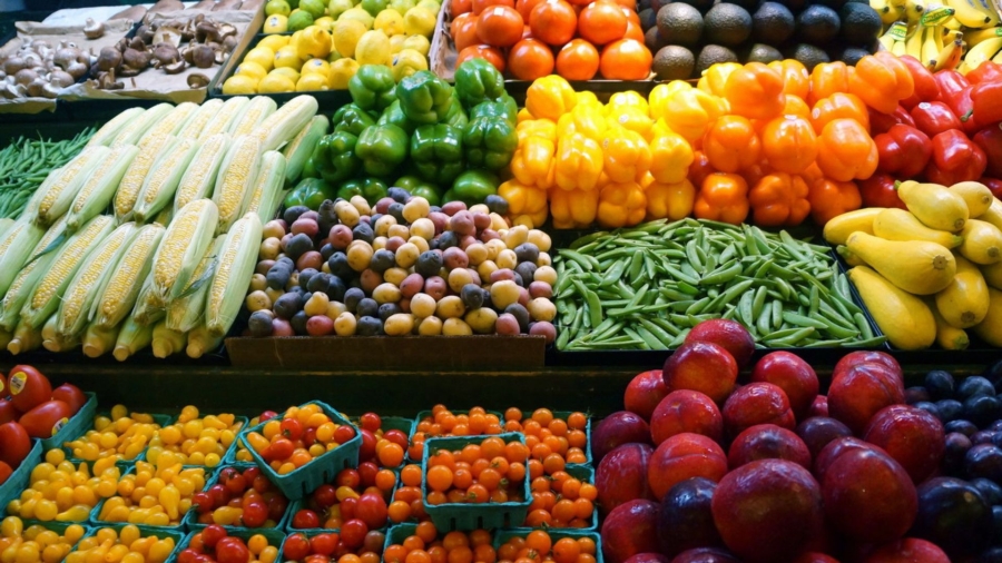 البندورة بـ 15 قرش والخيار بـ40 في السوق المركزي