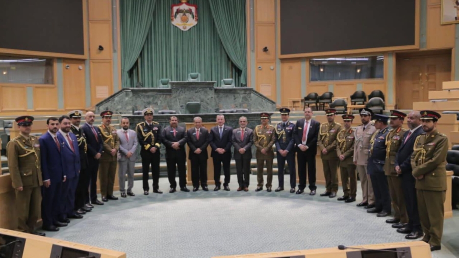 وفد كلية دفاع سلطنة عمان يزور مجلس النواب