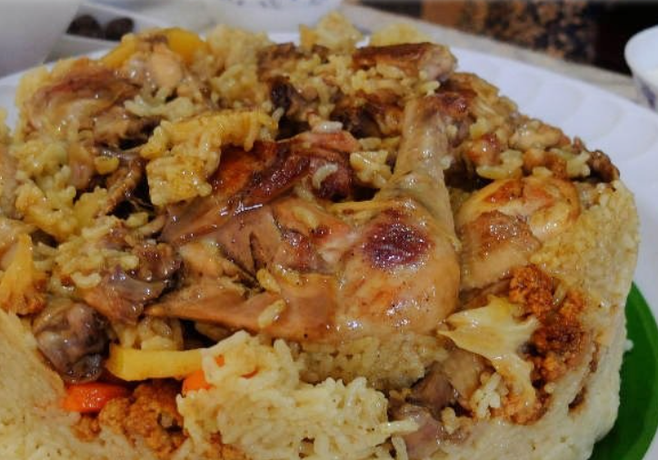 طريقة عمل المقلوبة بالدجاج والزهرة