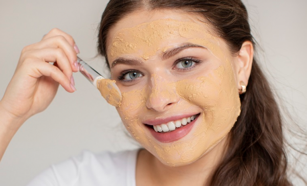 ما هي قاعدة السبع للعناية بالبشرة؟ السر البسيط لروتين جمال صحي