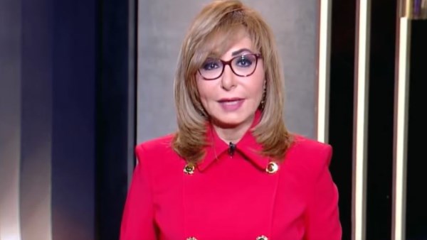 سعر فستان لميس الحديدي يثير الجدل.. شاهد