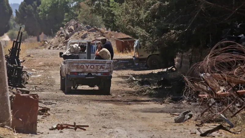 إسرائيل تتوغل مجدداً في ريف القنيطرة.. وتنصب الحواجز