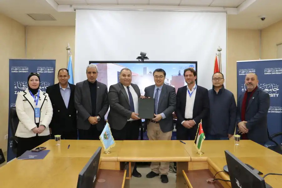 جامعة الزرقاء توقّع مذكرة تعاون مع شركة China Labs Xuda Education الصينية