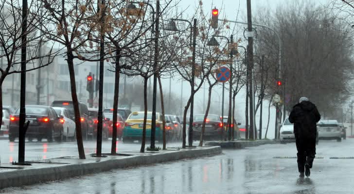 طقس العرب: الأردن يشهد تصارعاً مبكراً للأنظمة الجوية مع توقعات بتقلبات حرارية وجوية في الفترة المقبلة