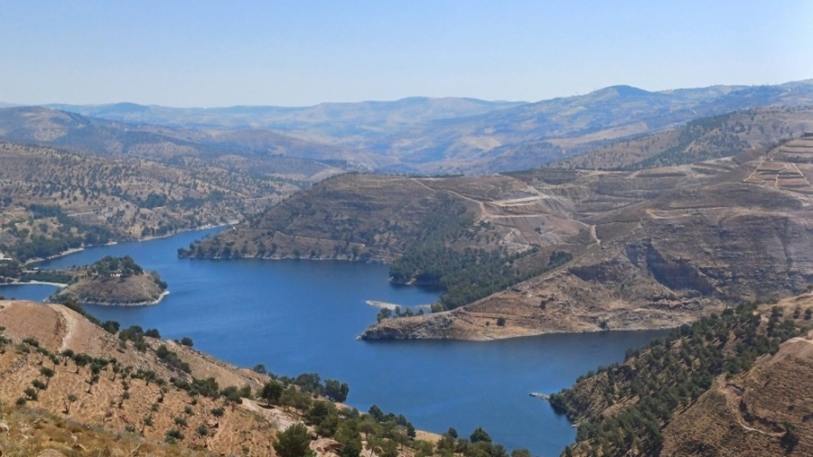 وزارة المياه: الموسم المطري الحالي ممتاز وتخزين السدود يصل إلى 80