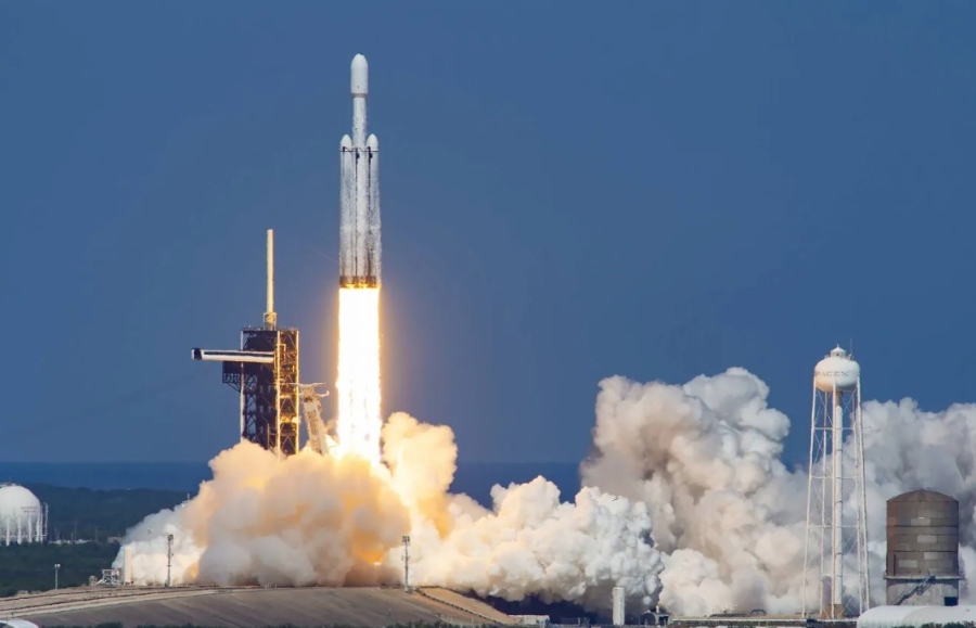 سبيس إكس تنجز مهمة مزدوجة بـ 54 قمرا جديدا من ستارلينك إلى الفضاء