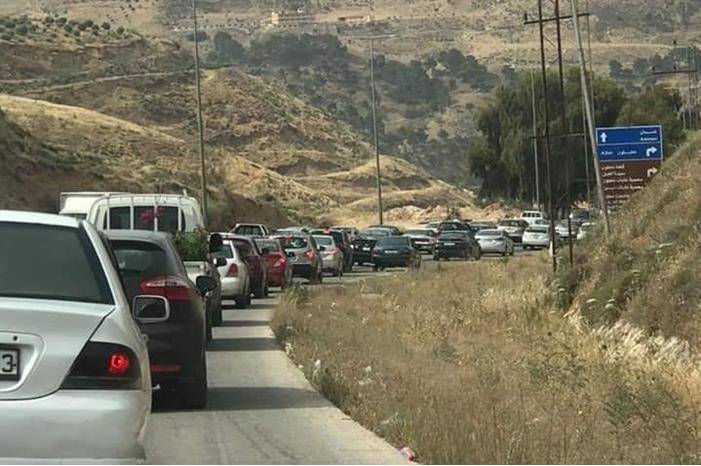 أزمة سير خانقة على طريق إربد–عمان إثر تصادم حادث  بين 7 مركبات