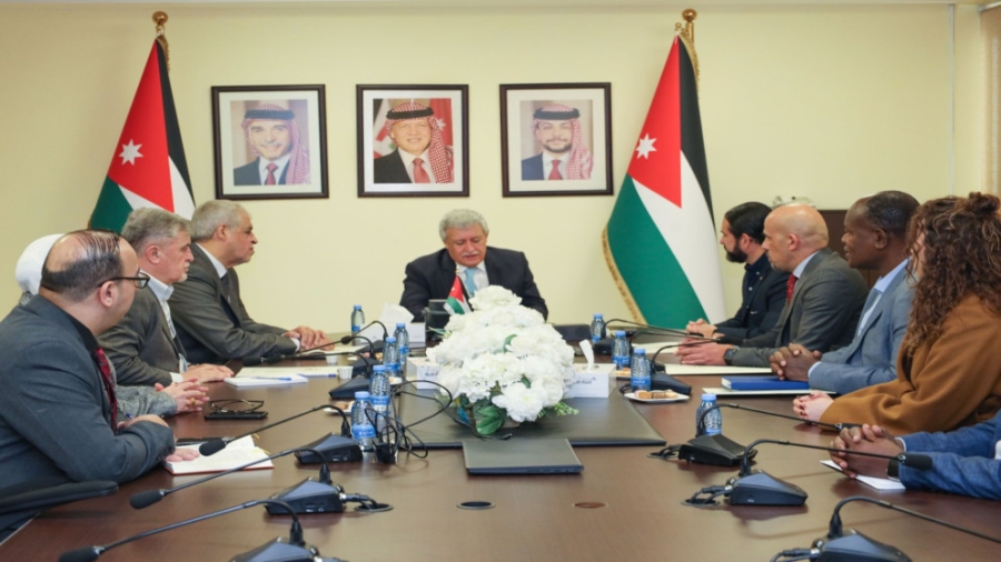 وزير النقل يبحث مع فريق الإيكاو جاهزية الأردن وارتقائه بمعايير السلامة الجوية