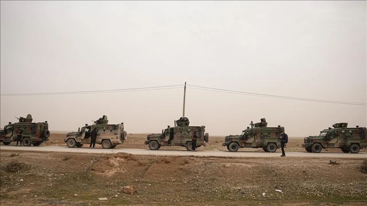 أول أيام تنفيذ الاتفاق الأمني: قوات سوريا الديمقراطية والأمن السوري تتقابلان في الحسكة وسط استنفار أمني مكثف