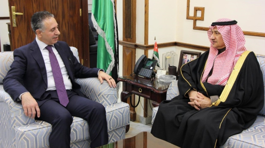 الأردن والسعودية تبحثان تعزيز التعاون الاقتصادي والتجاري والاستثماري