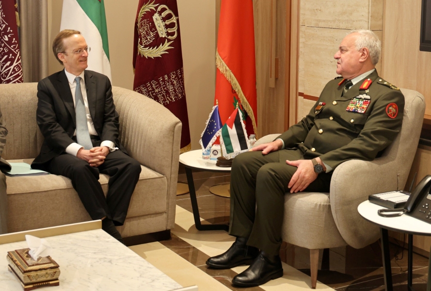 رئيس هيئة الأركان المشتركة يبحث تعزيز التعاون الأمني مع الاتحاد الأوروبي