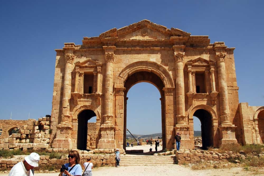 ورشة متخصصة لتعزيز الأمن والسلامة في مختبرات العلوم بجرش