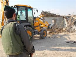 الاحتلال الإسرائيلي ينفذ عمليات هدم في الأغوار وإصابة فلسطينيين عند حاجز قلنديا