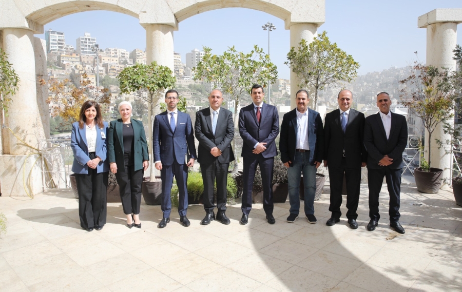 الشواربة يلتقي الأمين العام لمنظمة المدن العربية ويبحث معه سبل التعاون