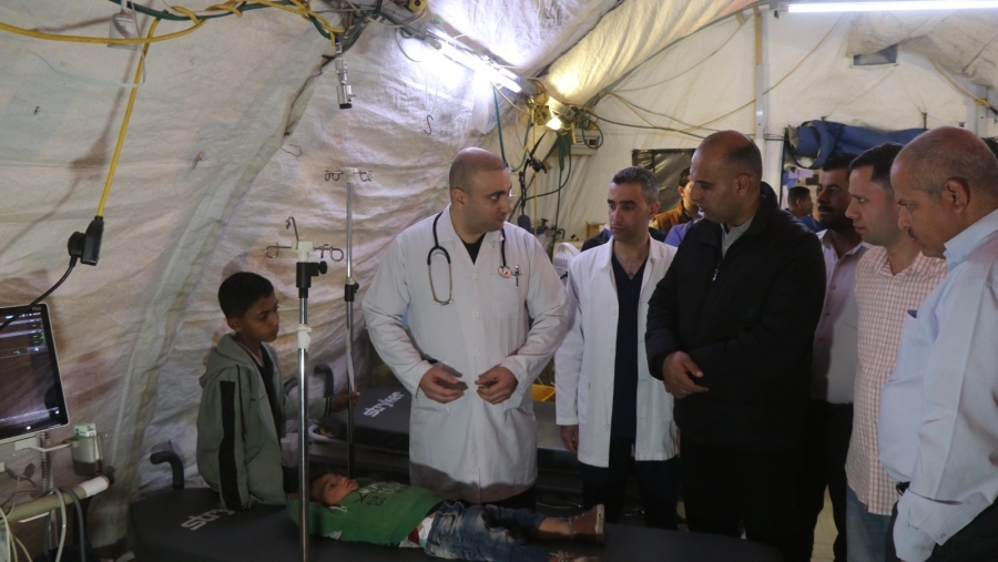 المستشفى الميداني الأردني يبدأ تقديم خدمات طبية متكاملة في غزة لتخفيف المعاناة الإنسانية