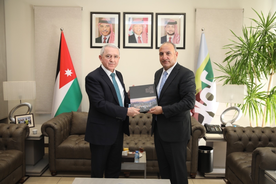 الشواربة يلتقي سفير اذربيجان ويبحث معه سبل تعزيز التعاون