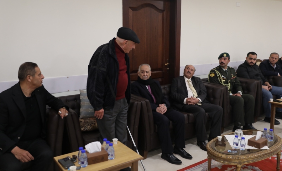 مندوبا عن الملك وولي العهد...العيسوي يعزي عشائر بينو والمساعدة والمصري والخريسات