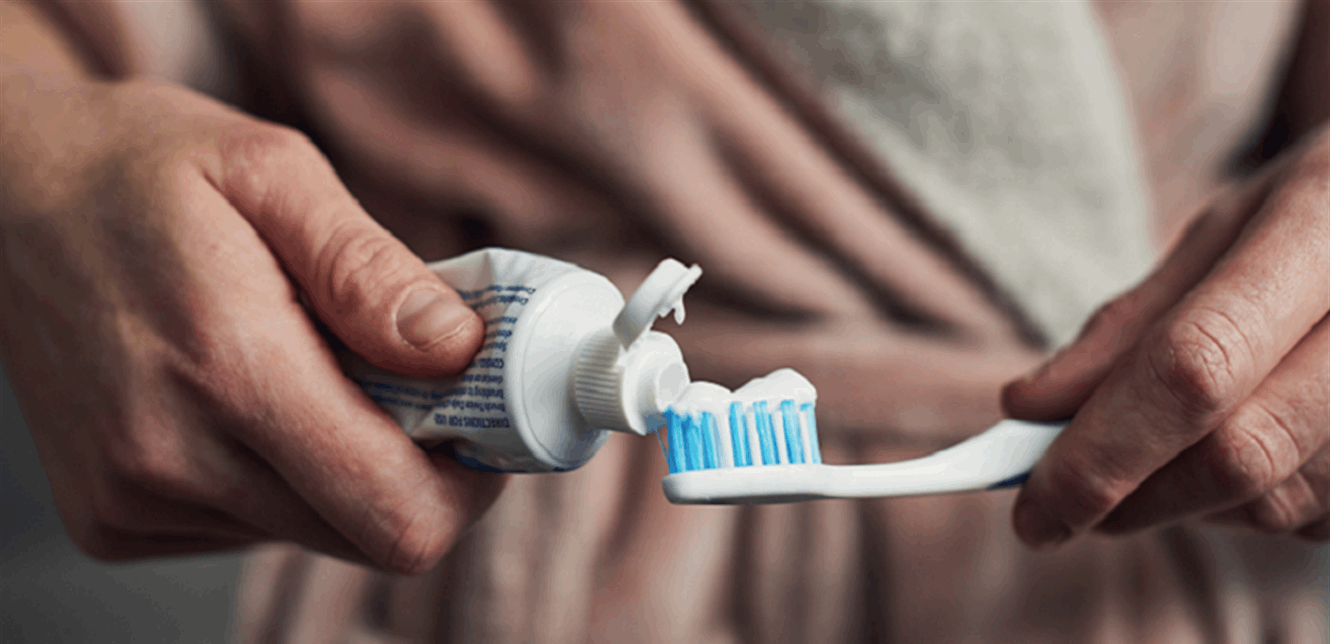 كم مرة يجب تغيير فرشاة الأسنان؟